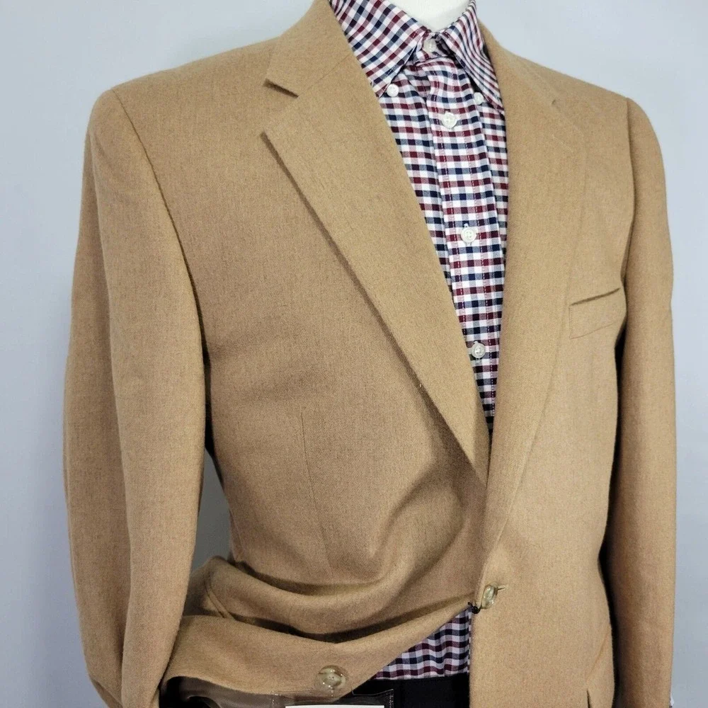 Eagle Men's‎ Sport Coat Blazer Two Button Beige 100% Camel Hair Size 42L NEW
